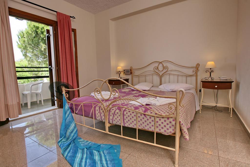 Hotel Pela Skala Kallonis Esterno foto