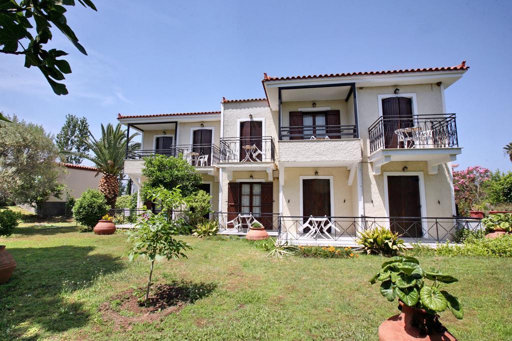 Hotel Pela Skala Kallonis Esterno foto